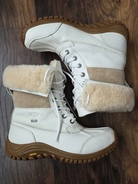 UGG Chestnut/Tan Sheepskin Lined Winter Boots